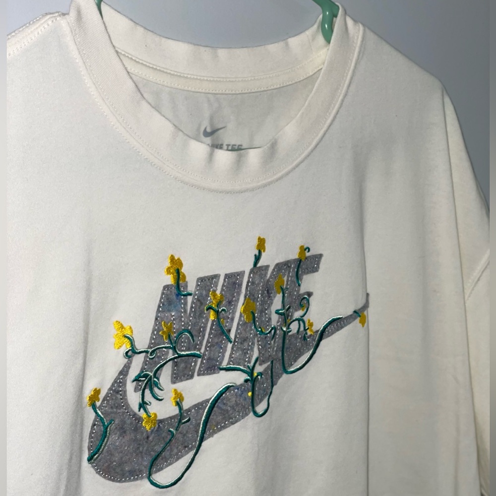 Nike Floral Stitched T Shirt